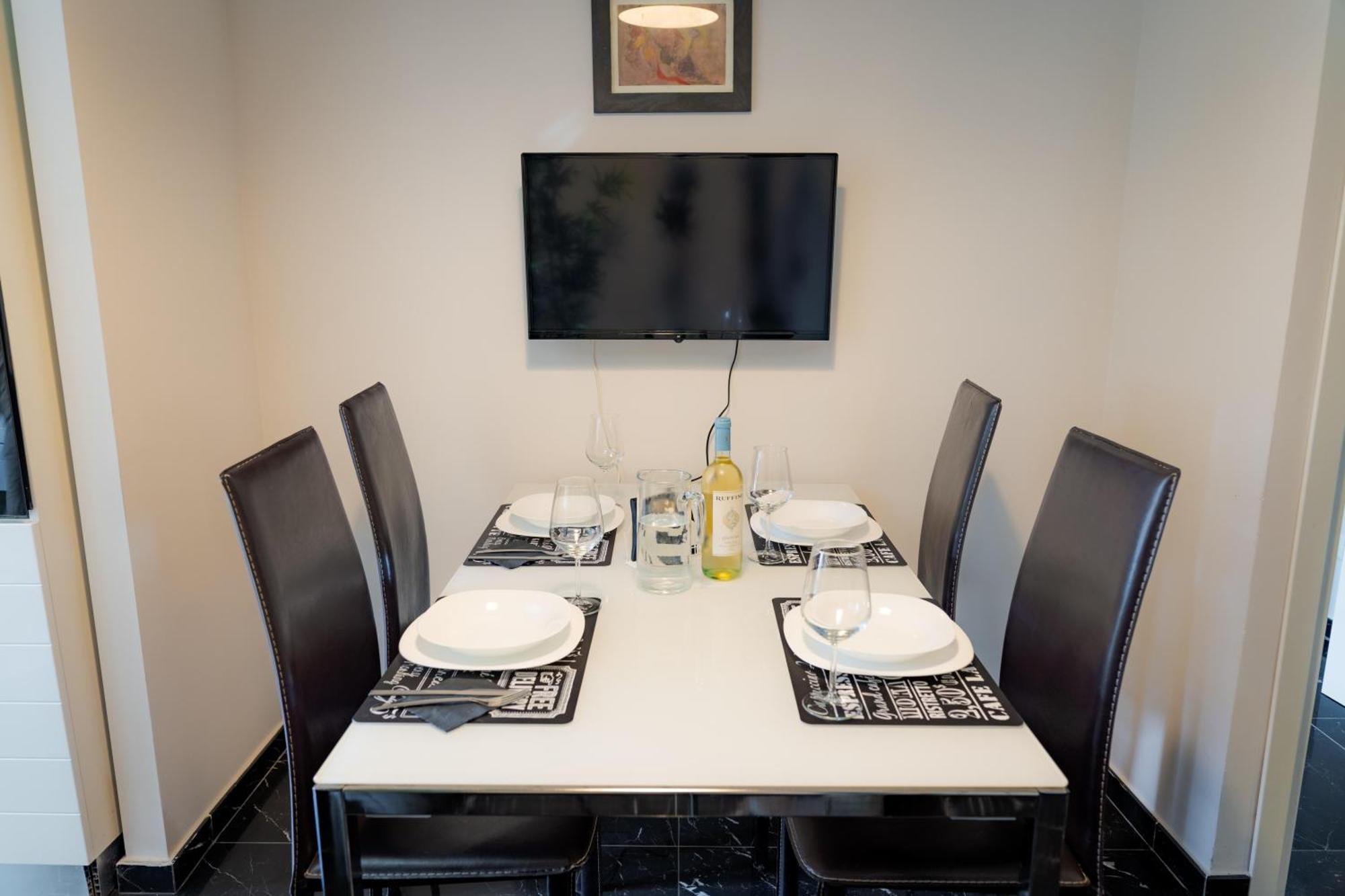 Style134 50 Meters From Metro A Lucio Sestio Station Apartment Rom