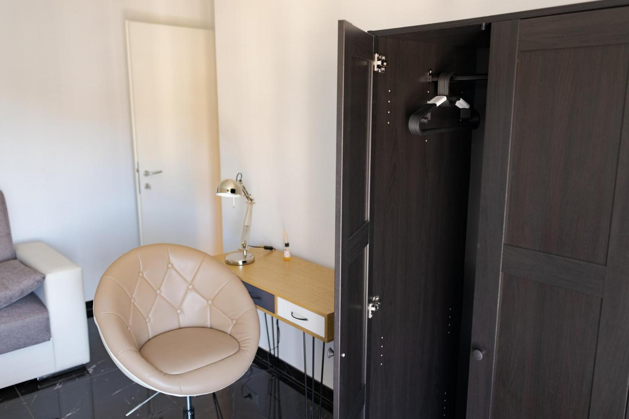 Style134 50 Meters From Metro A Lucio Sestio Station Apartment Rom