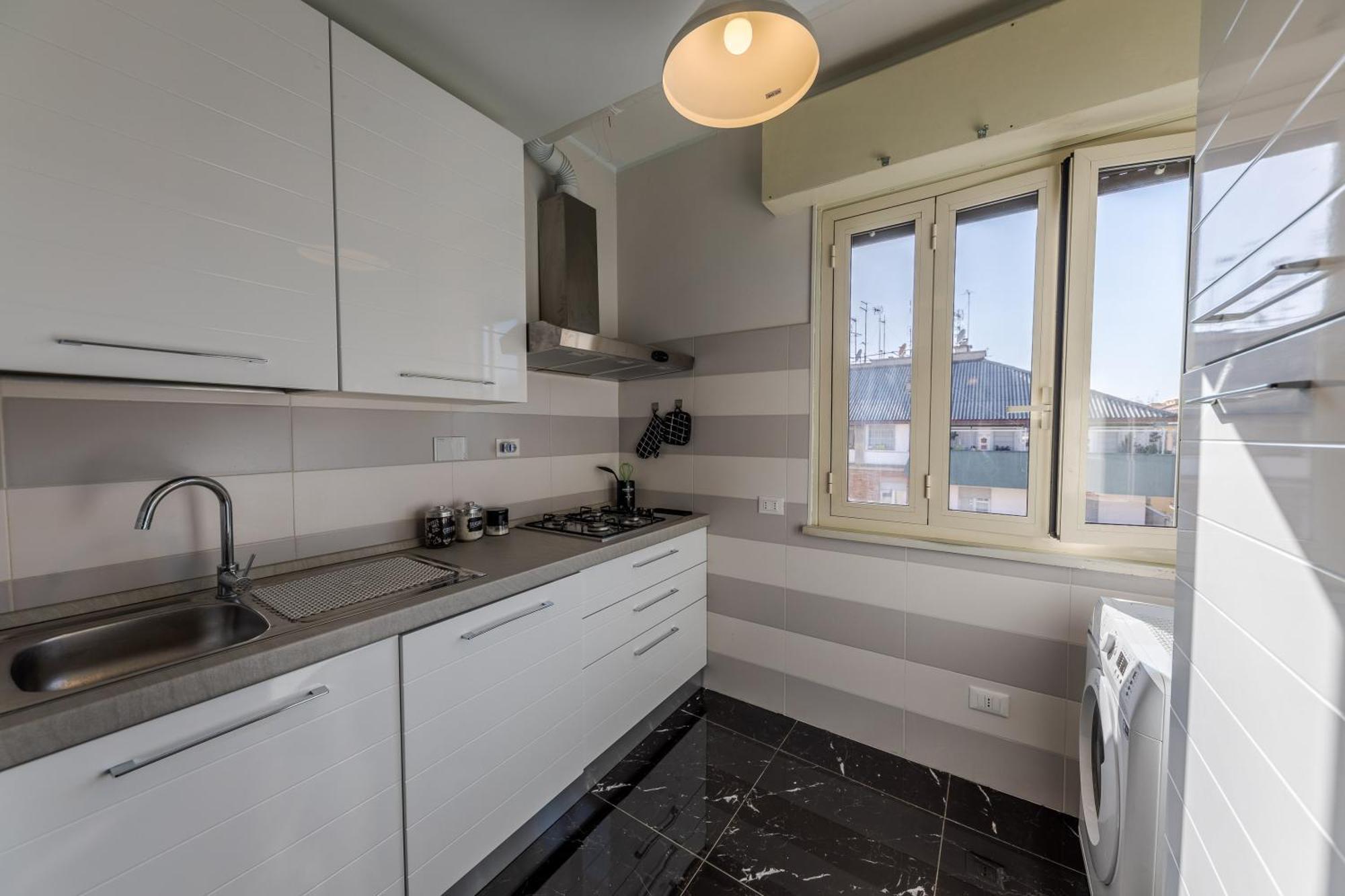 Style134 50 Meters From Metro A Lucio Sestio Station Apartment Rom